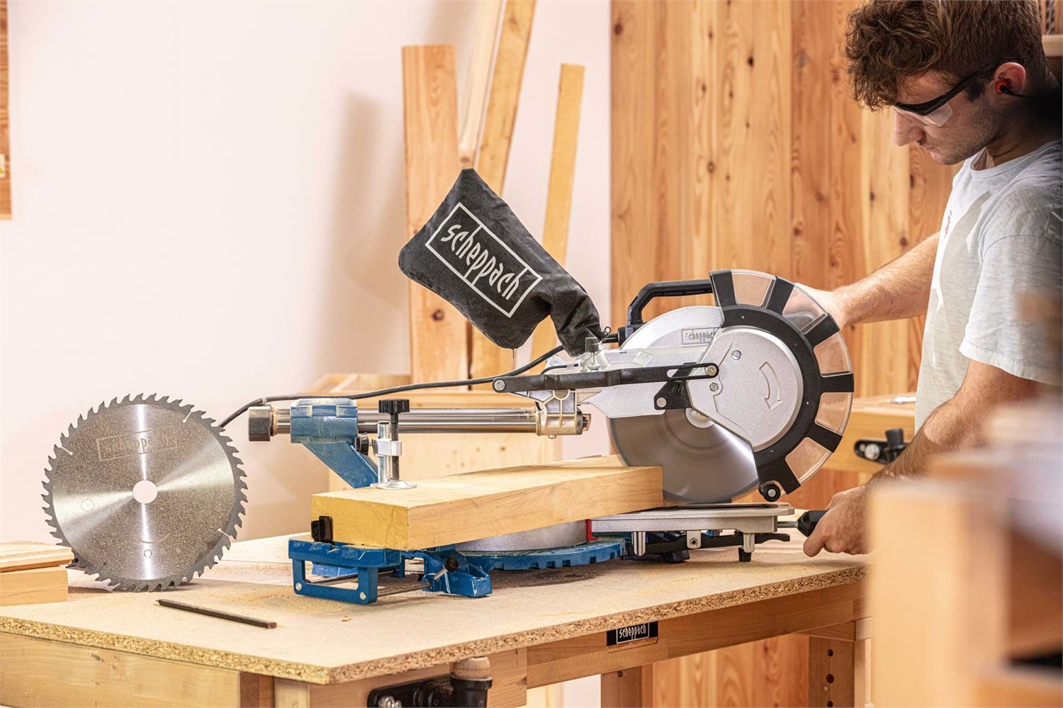 Scheppach HM254SPX Troncatrice Radiale 2200 W 7000 Giri/min ø 255 mm