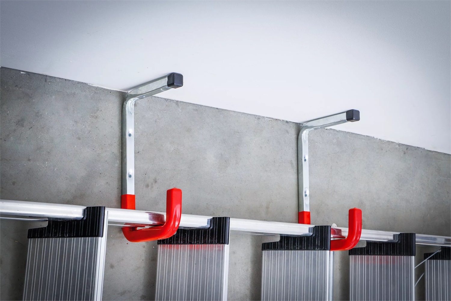 BGS Diy 88312 - Set di ganci universali da parete e soffitto, 2 pz, per garage e biciclette