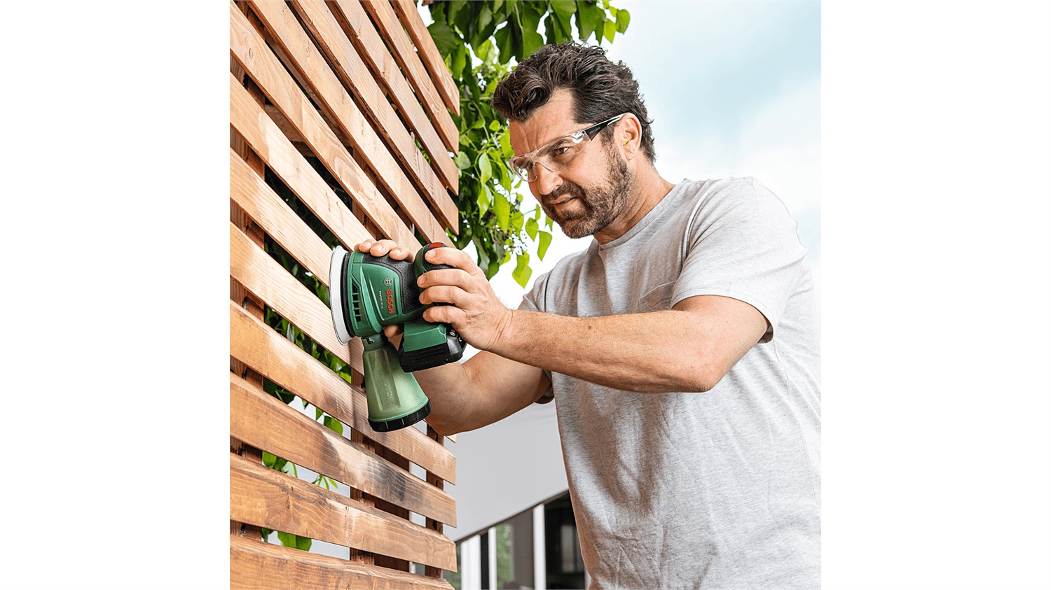 Bosch EasyOrbit 18V-10 - Levigatrice Rotoorbitale a Batteria 2.0Ah per Superfici in Legno e Verniciate