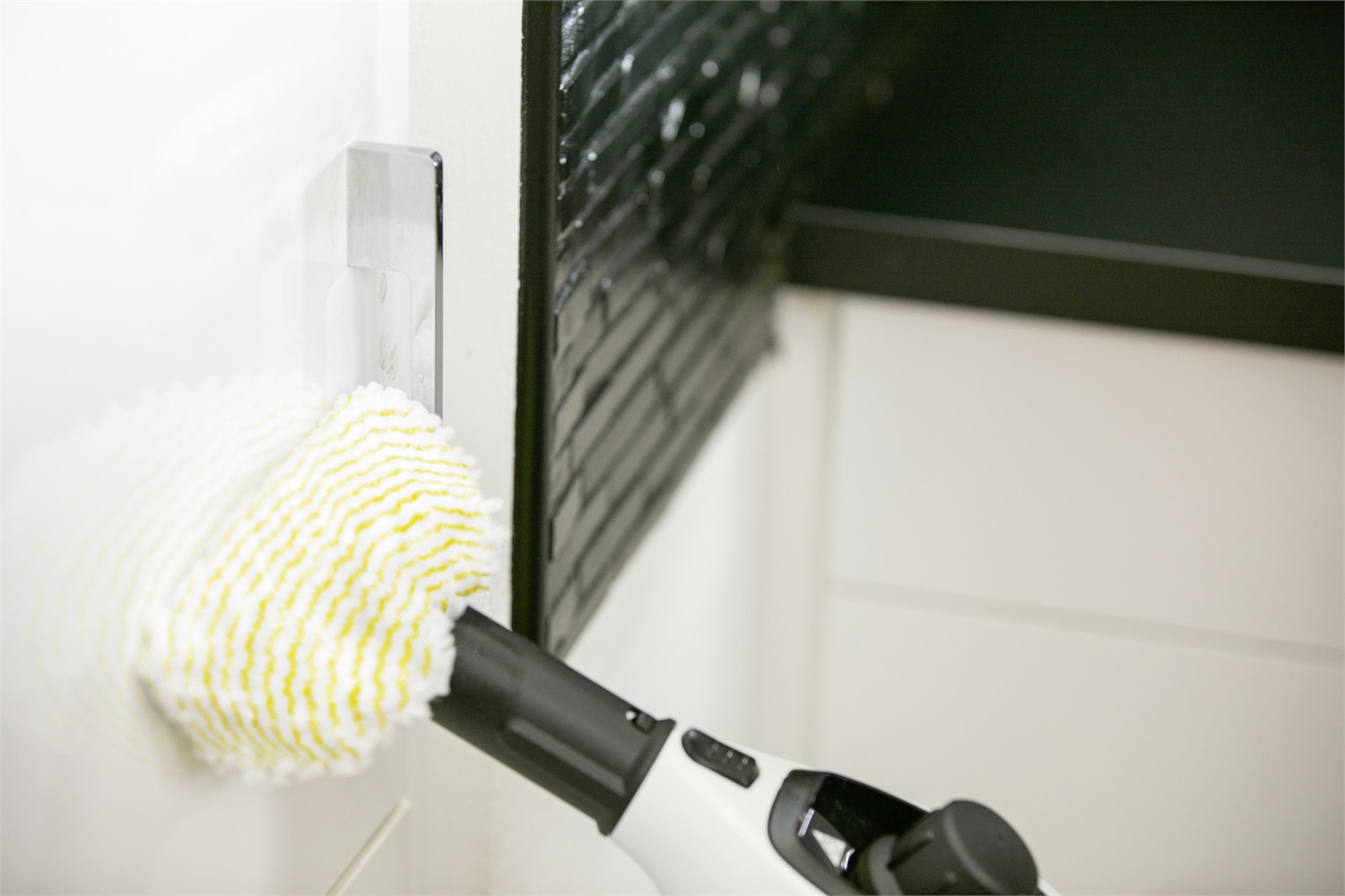 Kärcher Pulitore a Vapore SC 1 EasyFix - 1200 W, Pressione 3 bar, Serbatoio 200 ml, Pronto in 3 min, Area di lavoro 20 m², Include Kit pavimenti EasyFix