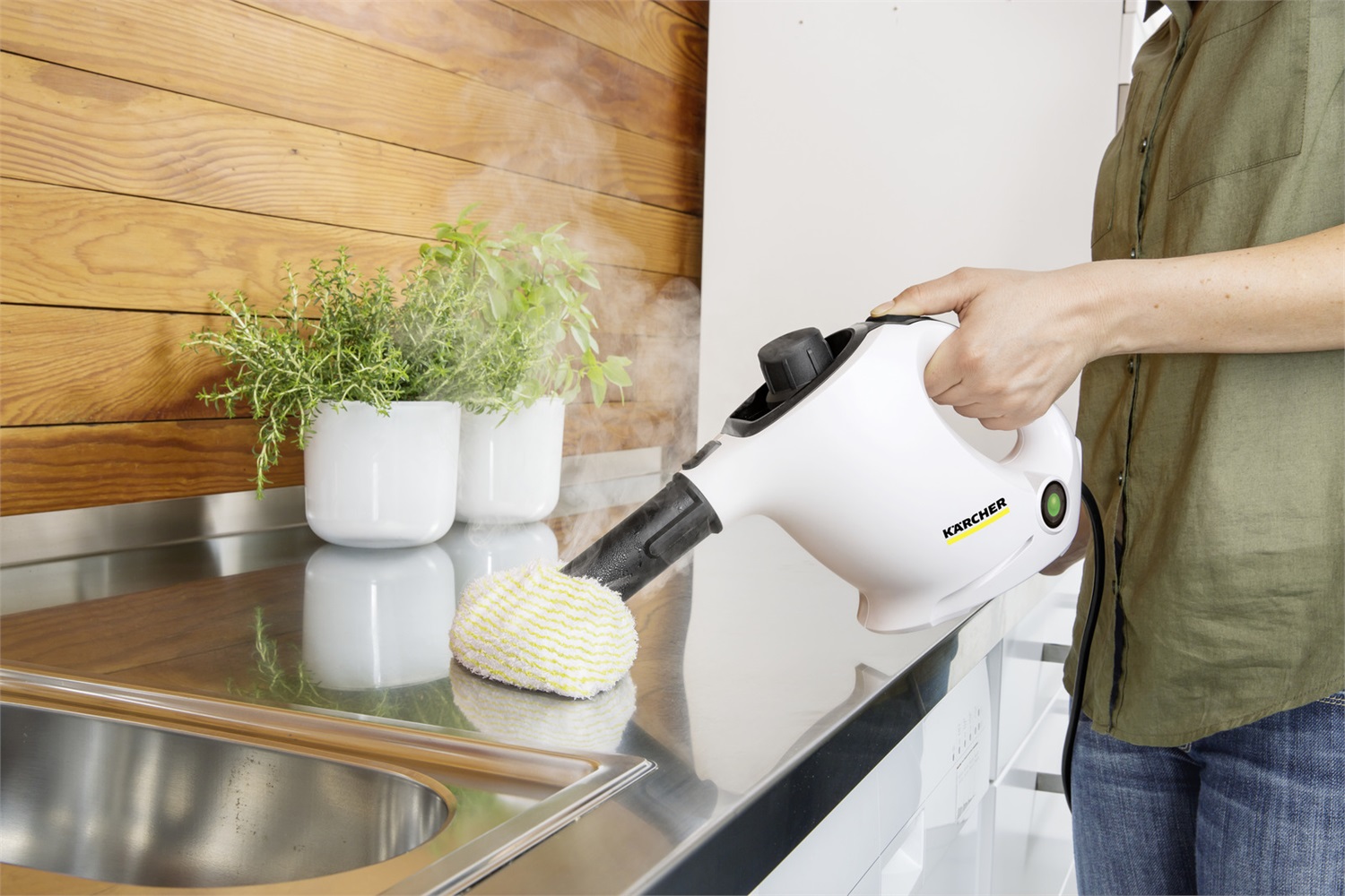 Kärcher SC 1 Pulitore a Vapore Cilindrico 1200 W Nero e Bianco - Pressione 3 bar, Serbatoio 200 ml, Tempo di Riscaldamento 3 min