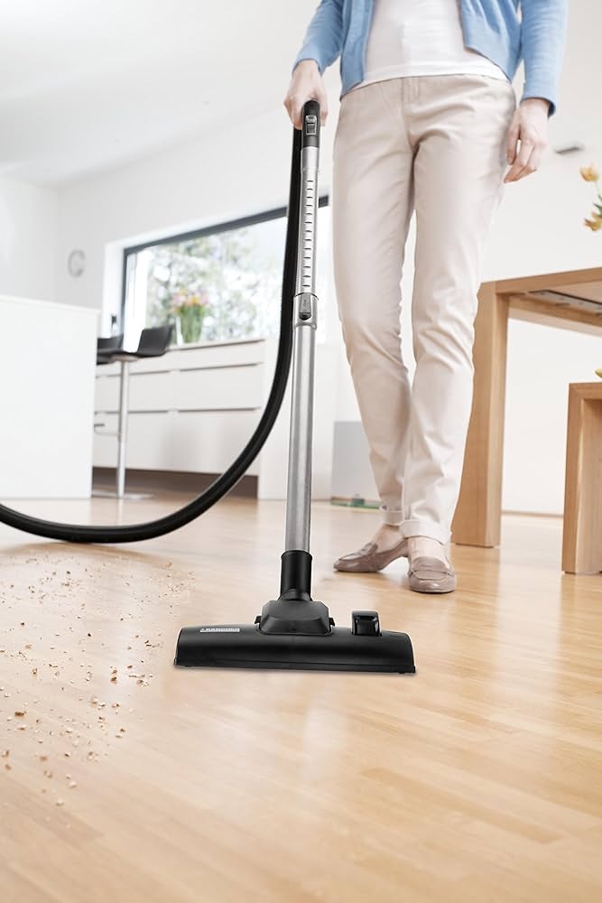 Kärcher VC 2 - Aspirapolvere a cilindro Secco 700 W con sacco da 2,8 L e filtro HEPA 13