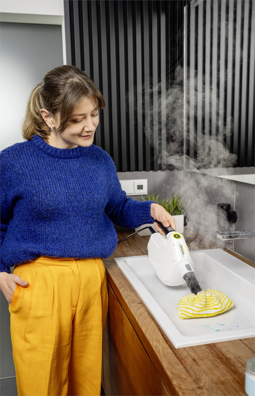 Kärcher SC 1 Multi Comfort - Pulitore a Vapore Portatile 1300 W, Serbatoio 200 ml, Superficie 30 m²