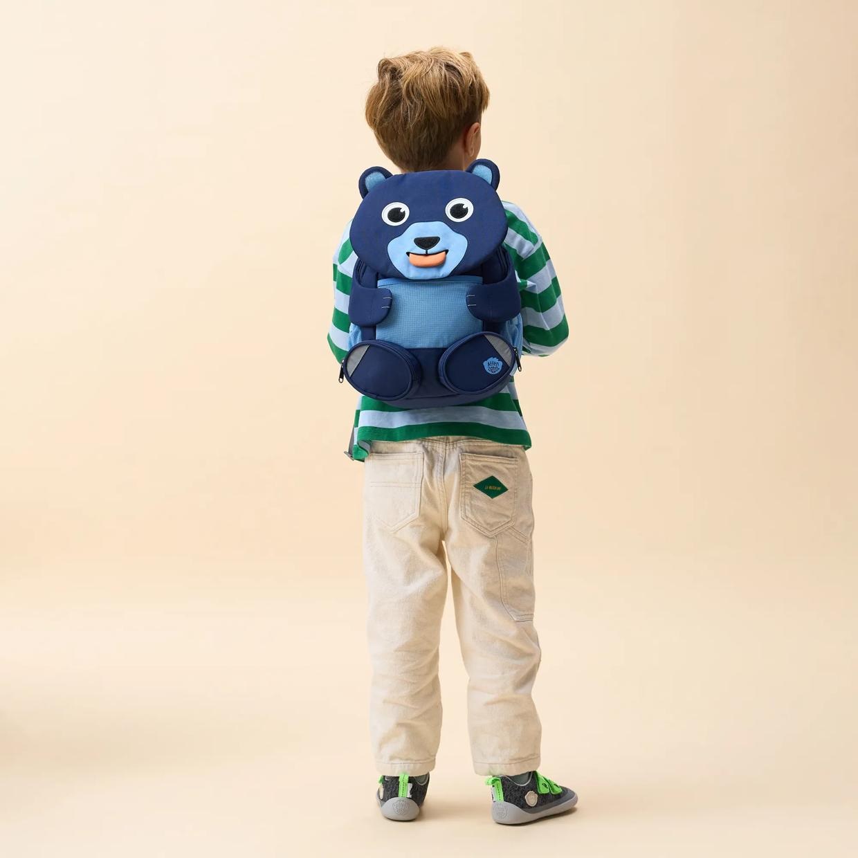 Affenzahn Amico Grande Zaino per l'asilo a forma di Orso Blu - 8 Litri, per Bambini da 3 a 5 Anni, Materiali Riciclati