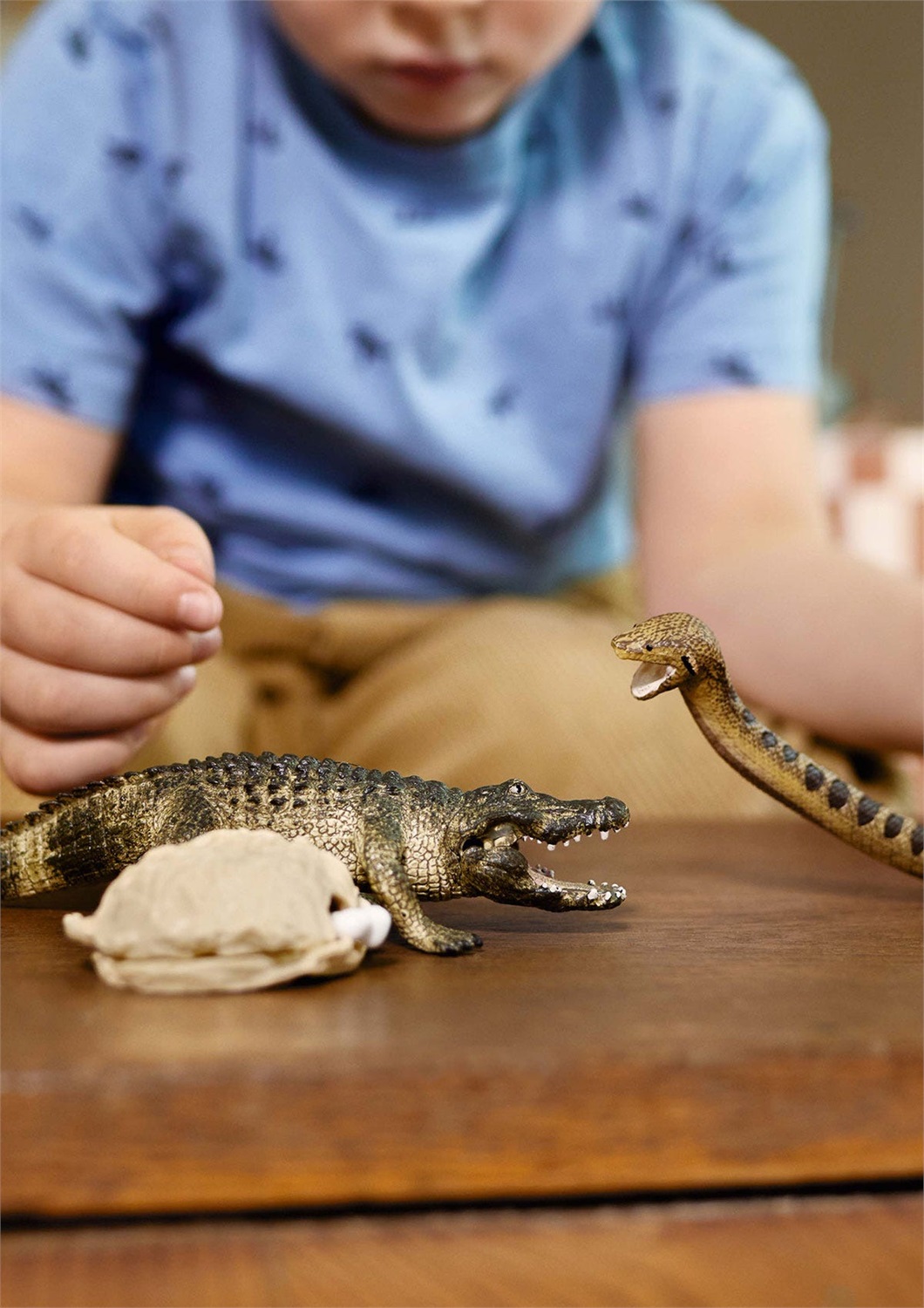 SCHLEICH 42559 Wild Life - Playset Pericolo nella Palude con Anaconda e Alligatore, 4 Pezzi, da 3 Anni