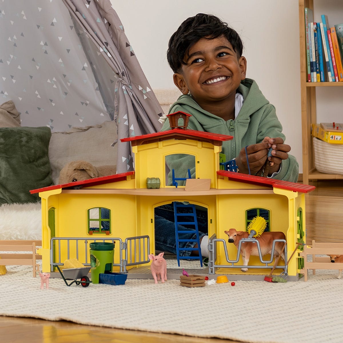 Schleich 42605 Grande Stalla con Animali e Accessori - Playset da 64 Pezzi per Bambini dai 3 Anni