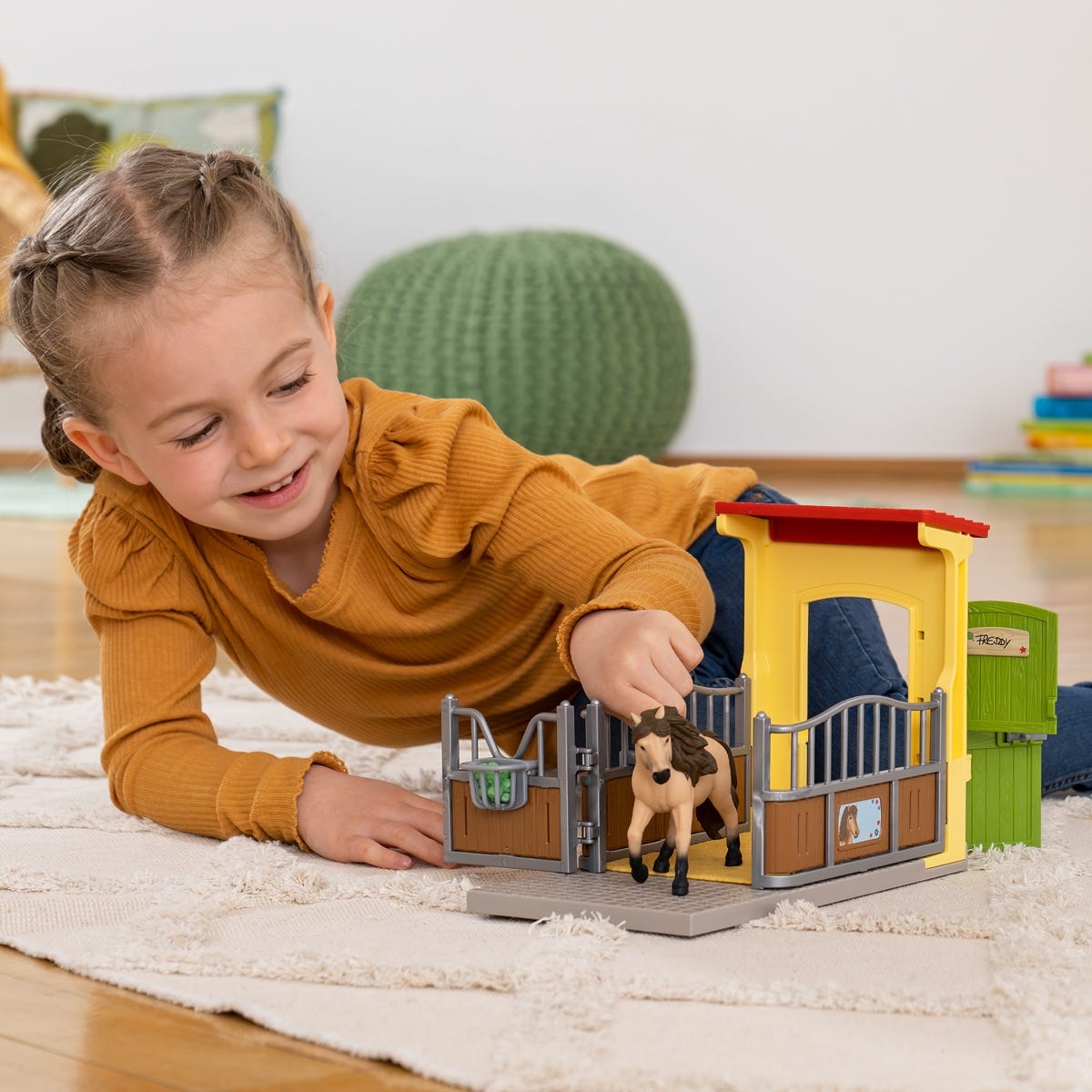 Schleich 42609 Box per Pony con Stallone Islandese - Playset da 4 Pezzi, per Bambini da 3 Anni