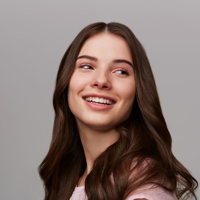 Essence Brow Powder Set 01 Light & Medium - Kit per Sopracciglia con 2 Ombretti in Polvere e Pennello di Precisione, 2.3 g