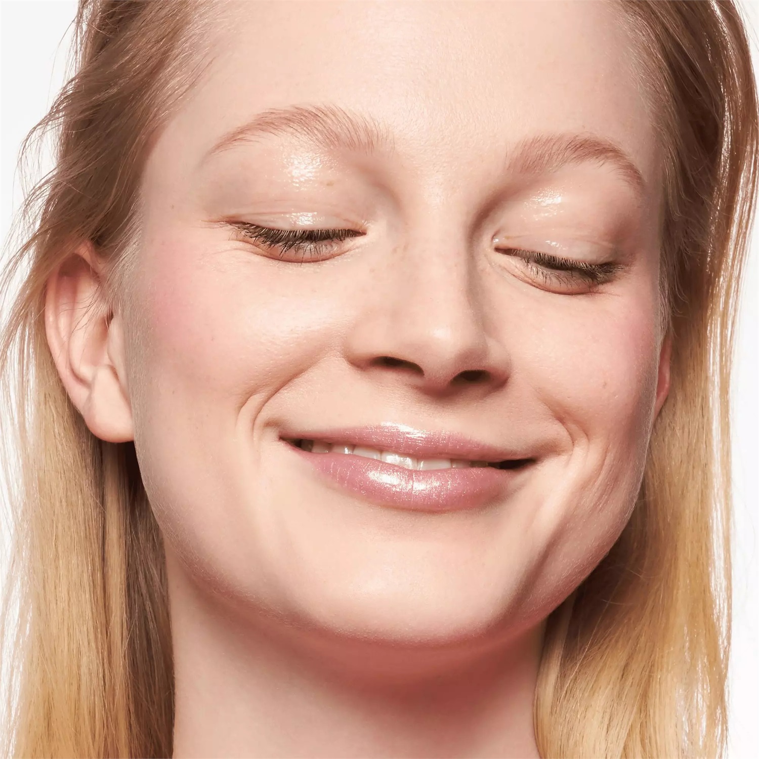 Essence Natural Matte Mousse Fondotinta 16 g - Tonalità 04, Texture Schiumosa, Effetto Opaco, Copertura Media