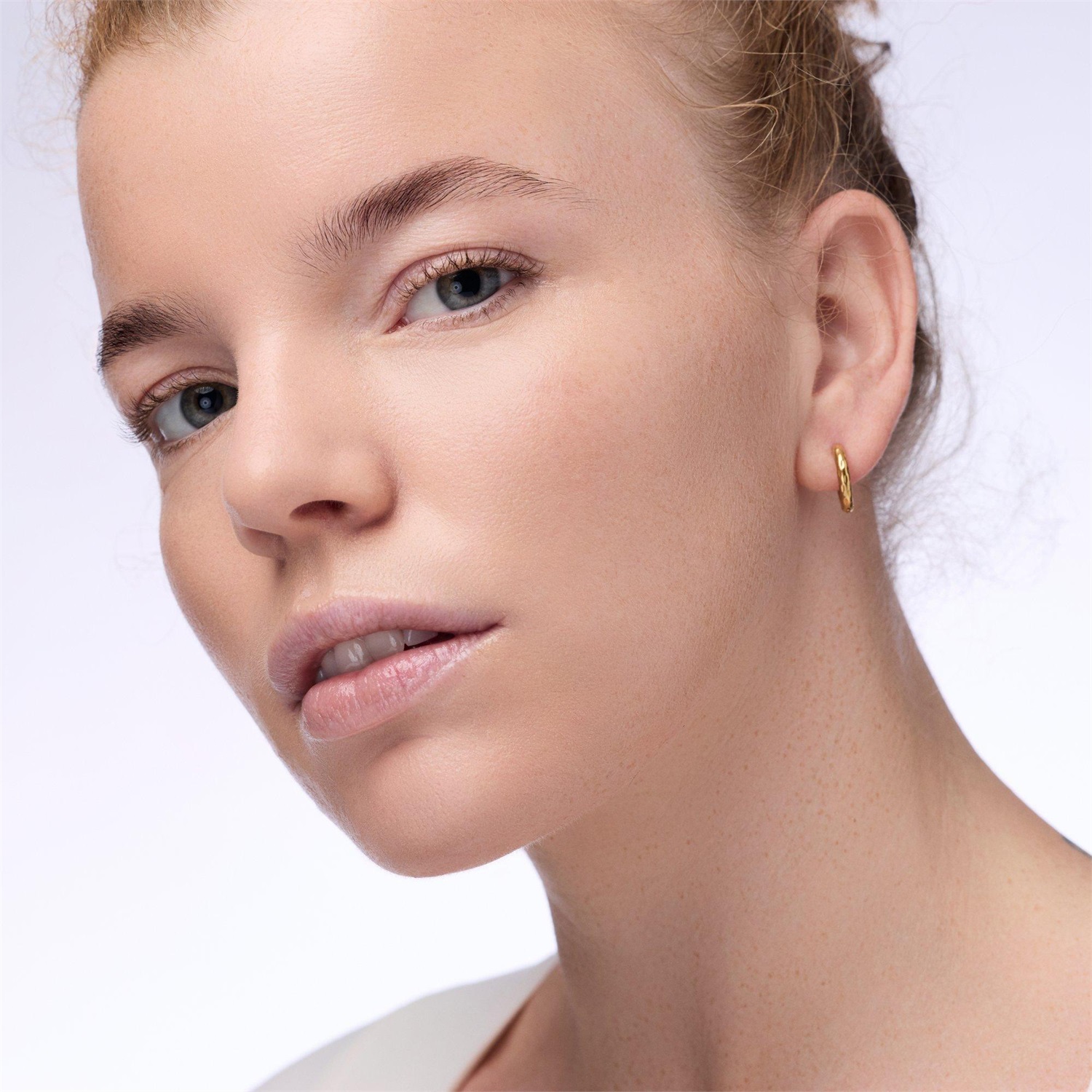 Catrice Cosmetics Instant Bright Serum Correttore 5 ml - Idratante, Lunga Durata, Effetto Illuminante con Acido Ialuronico e Niacinamidi