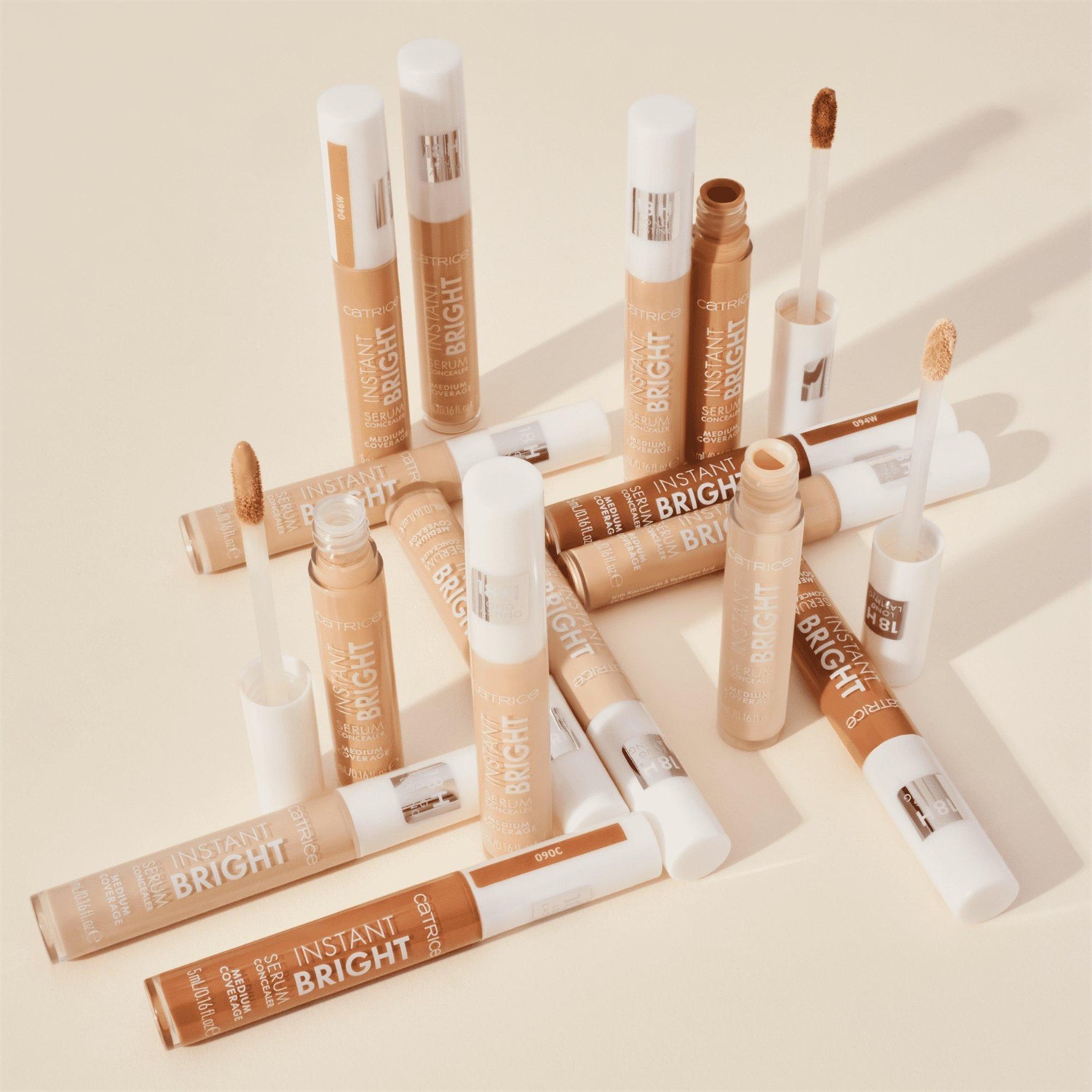 Catrice Instant Bright Serum Concealer 5 ml 010C Nude - Correttore Idratante, Lunga Durata, Effetto Illuminante