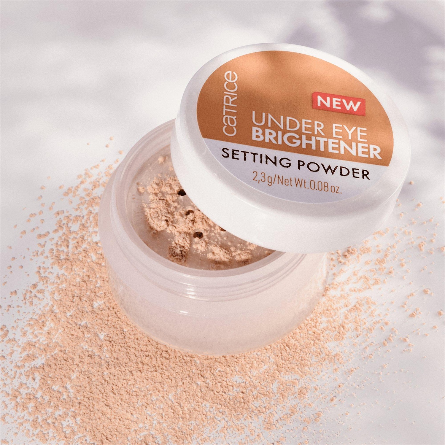 Catrice Under Eye Brightener 020 Warm Nude - Cipria Fissante Illuminante Contorno Occhi 2,3 g con Acido Ialuronico e Burro di Karité