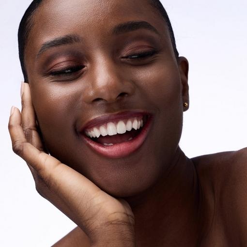 Catrice Tiny Treasures Palette di Ombretti 4.2 g - Mix di Colori Opachi, Metallici e Brillanti