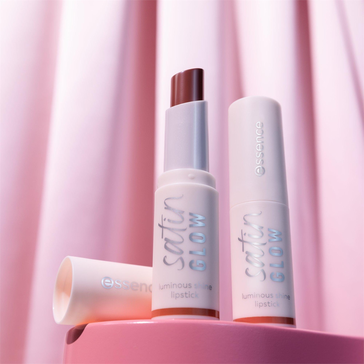 Essence Satin Glow Rossetto Luminoso 3.5 g - 02 Blushin It, Texture Cremosa e Alta Pigmentazione