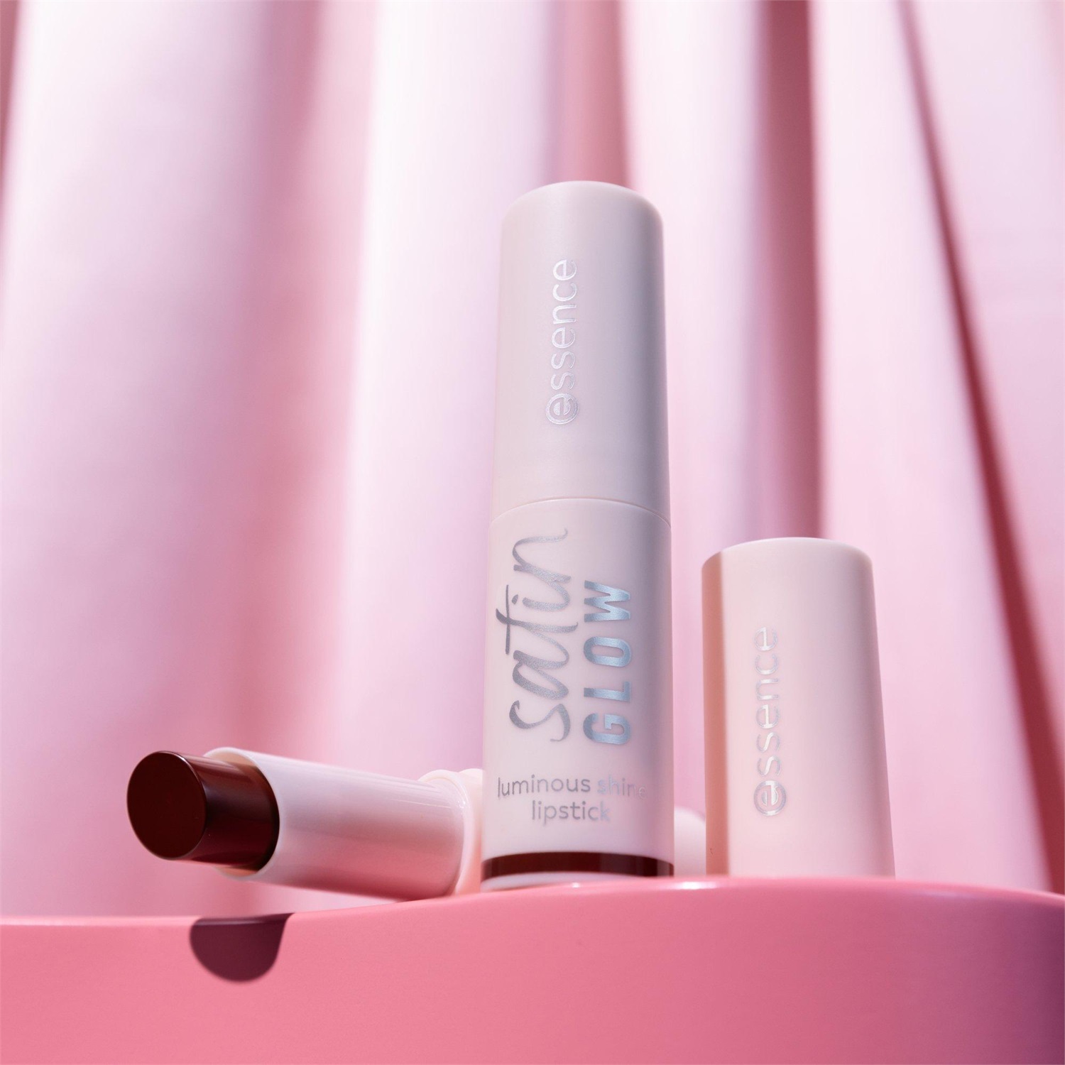 Essence Satin GLOW Rossetto 3.5 g - Colore Intenso e Luminous Shine