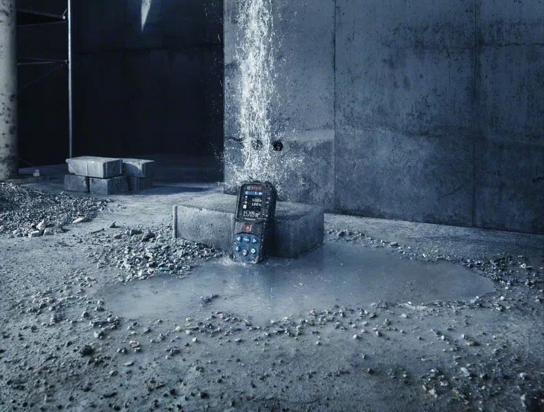 Bosch GLM 50-27 C Professional Distanziometro Laser Robusto IP65 con Bluetooth, Campo di Misura fino a 50m
