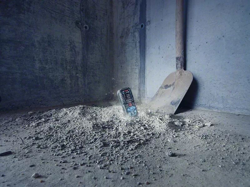 Bosch GLM 50-27 C Professional Distanziometro Laser Robusto IP65 con Bluetooth, Campo di Misura fino a 50m