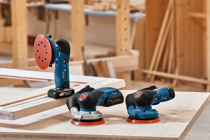 Bosch GEX 12V-125 Professional Levigatrice Rotoorbitale a Batteria con Platorello 125 mm, Carta Abrasiva e Sacchetto Raccoglipolvere, 6000-10000 Giri/min, Colori Nero, Blu, Rosso