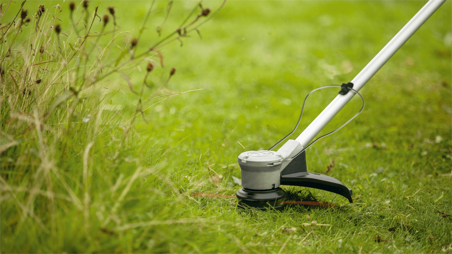 Bosch AdvancedGrassGut 36V-33 Cesoia per Erba Cordless con Motore Brushless, Diametro di Taglio 33 cm