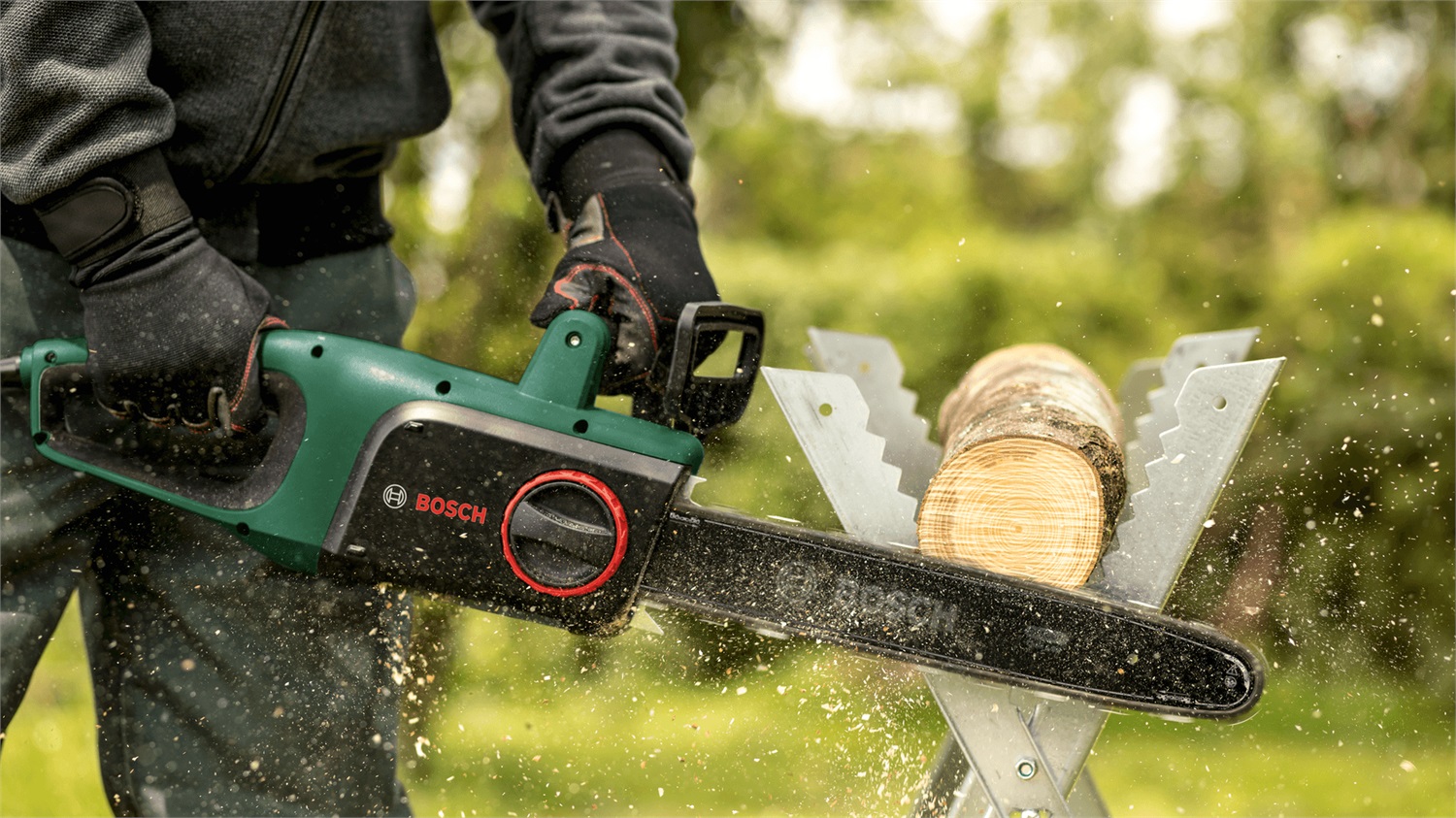 Bosch UniversalChain 35 Motosega Elettrica 1800 W con Lama da 35 cm e Tensionamento Senza Attrezzi