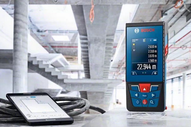 Bosch Professional Distanziometro Laser GLM 100-25 C - Raggio d'azione fino a 100 m, Precisione ± 1,5 mm, Robusto, IP54, Telecamera Integrata, Cinturino e Custodia Inclusi
