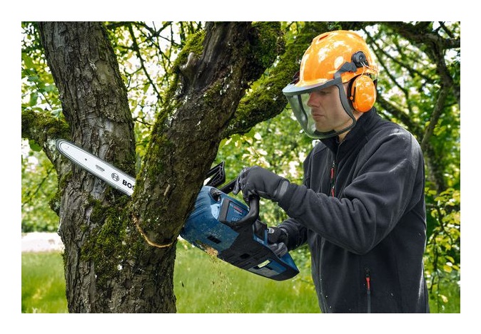 Bosch GKE 18V-40 Professional - Motosega a batteria BITURBO Brushless, 40 cm, 18V, senza batteria