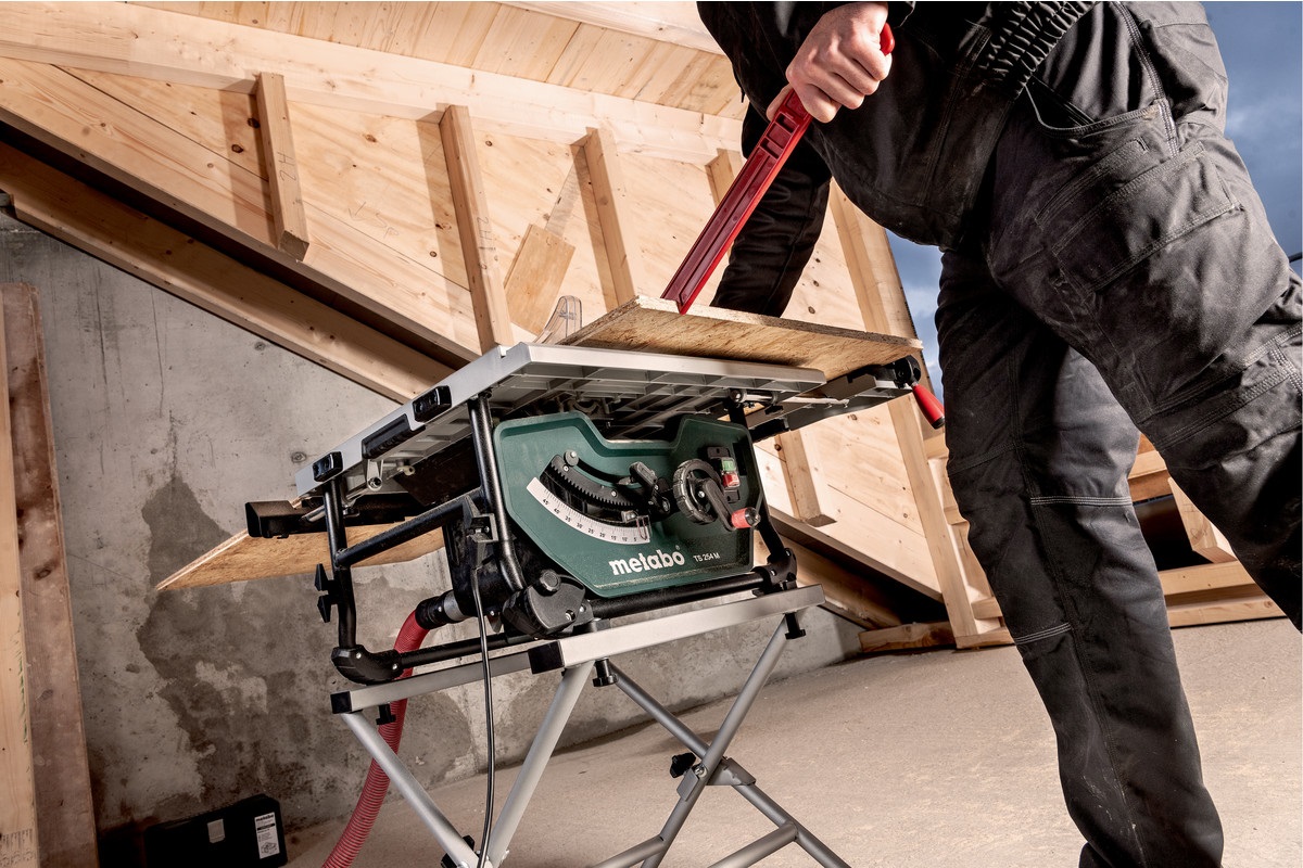 Metabo TS 254 M - Sega da Banco Mobile 1,5 kW con Disco da 254 mm e Struttura Rigida