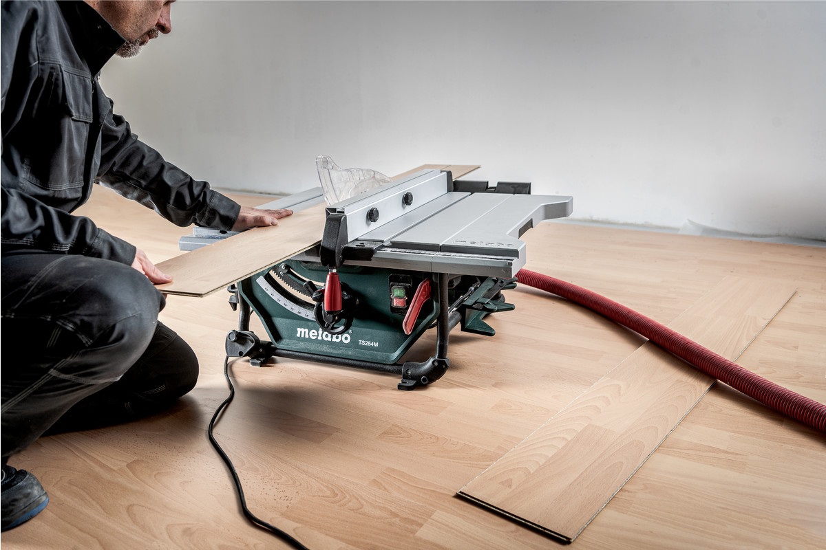 Metabo TS 254 M - Sega da Banco Mobile 1,5 kW con Disco da 254 mm e Struttura Rigida