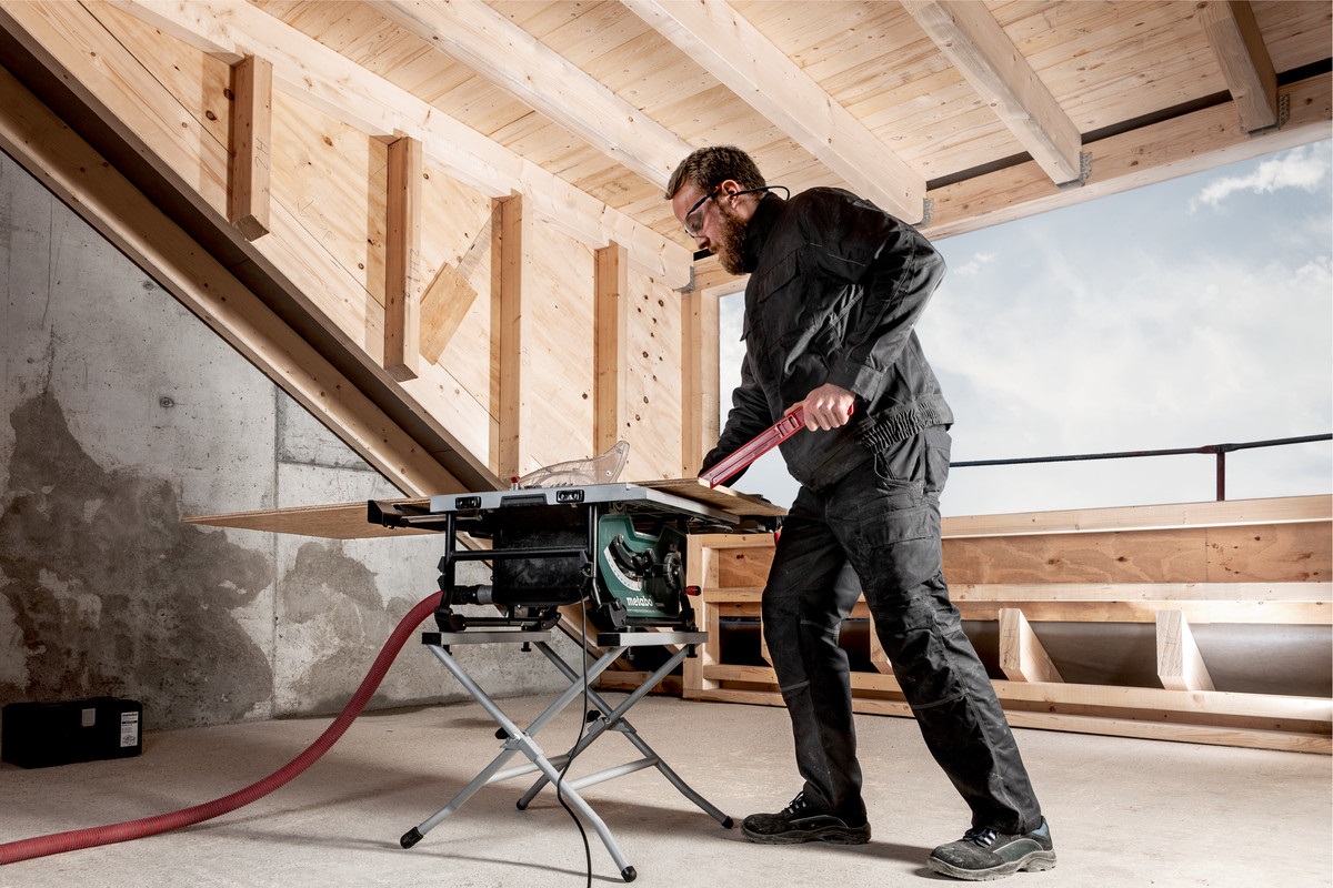 Metabo TS 254 M - Sega da Banco Mobile 1,5 kW con Disco da 254 mm e Struttura Rigida
