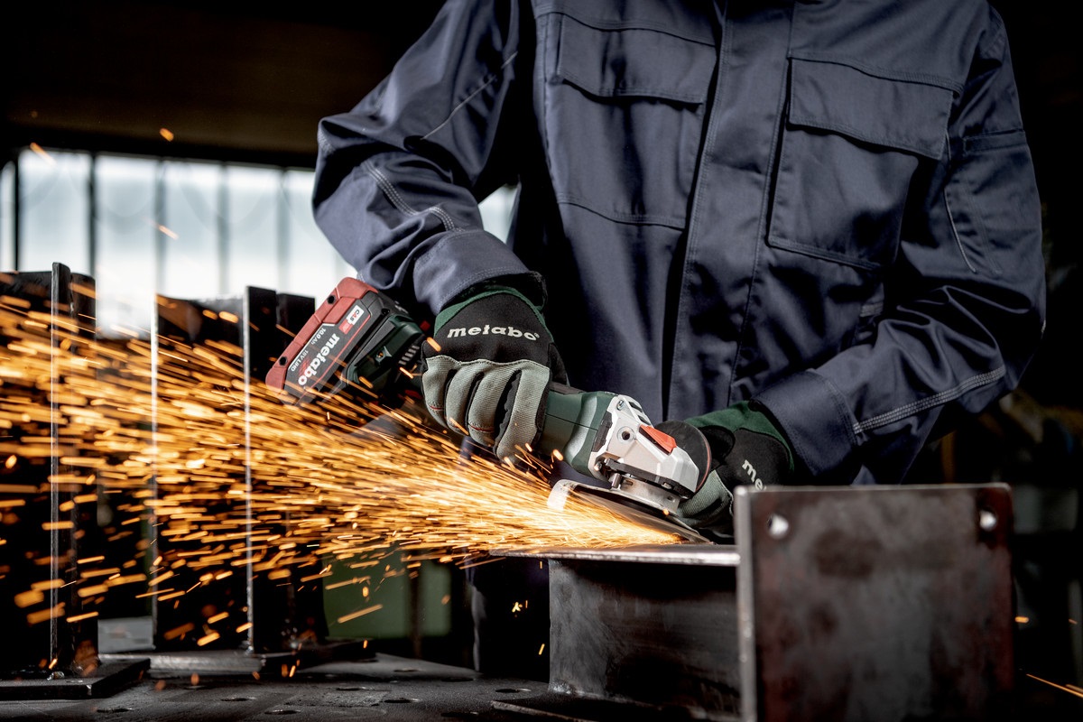 Metabo Smerigliatrice Angolare a Batteria WVB 18 LT BL 11-125 Quick - 18 V, Motore Brushless, Potente e Senza Attrezzi
