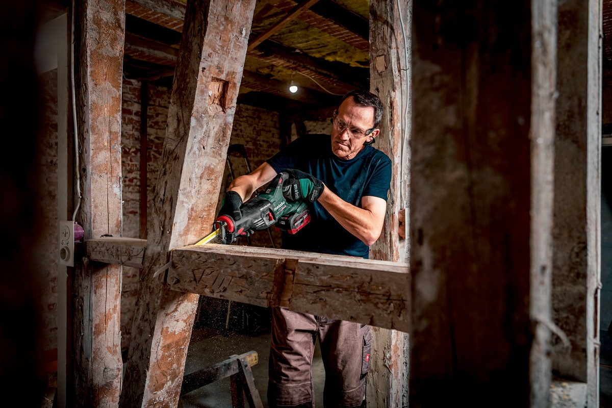 Metabo SSEP 18 LT BL Sega a Sciabola Senza Fili 3000 spm, Nero e Verde, Motore Senza Spazzola, 18 V