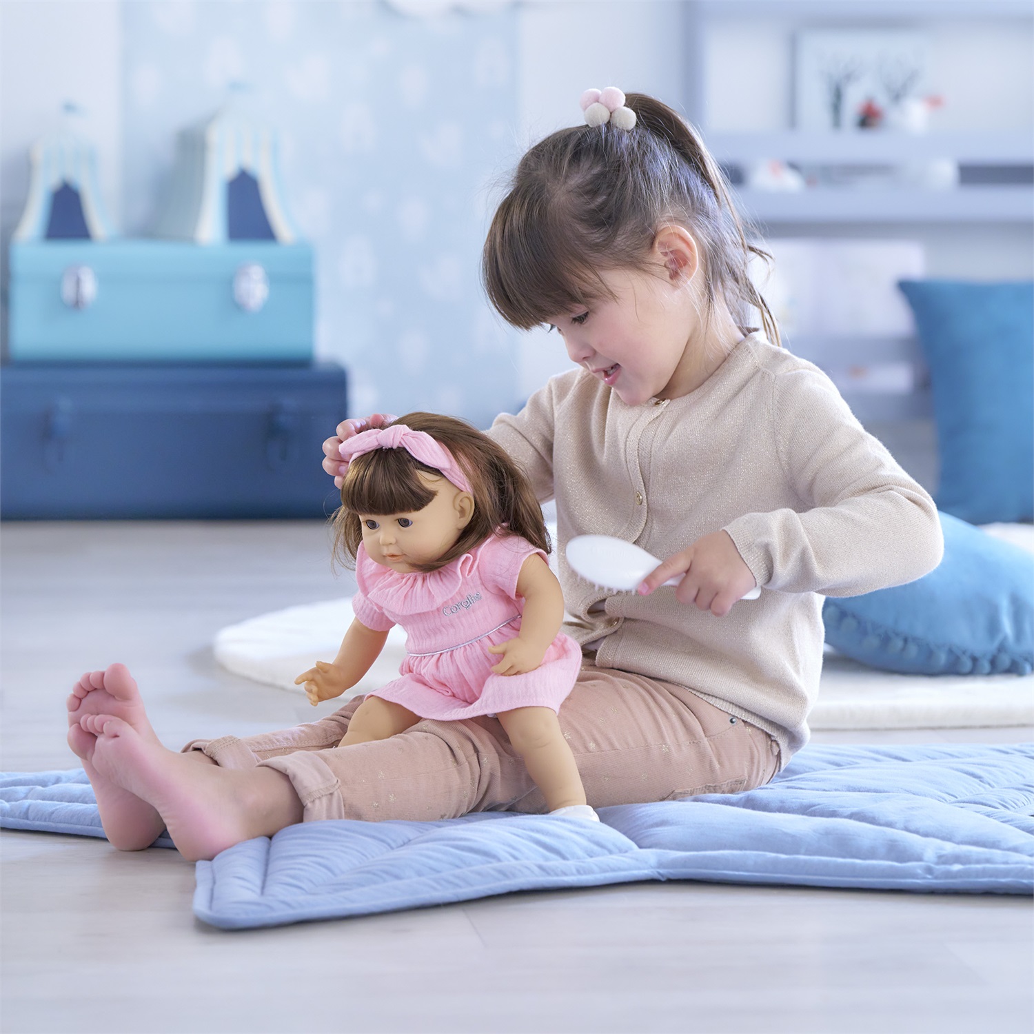 Corolle Mon Grand Poupon Julie Bambola 36 cm Rosa - Poupée Realista in Vinile con Occhi Dormienti, da 3 Anni