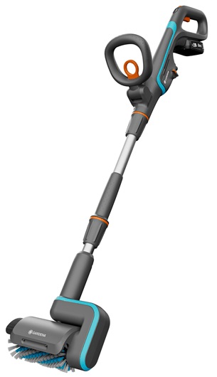Gardena AquaBrush Patio 03/18V P4A - Idropulitrice ricaricabile per pulizia a umido di terrazze con batteria Li-Ion 18V e spazzola a rullo