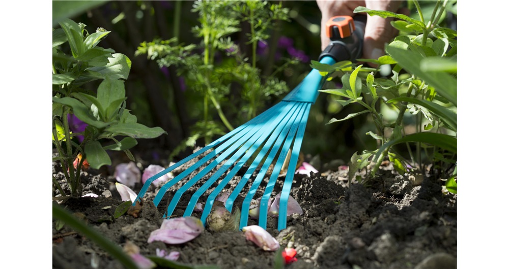 Gardena 8919-20 Scopina Metallica Ergonomica per Raccogliere Residui, Larghezza 12 Cm, Protetta da Corrosione