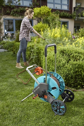 Gardena AquaRoll M Easy Carrello Avvolgitubo Manuale - Capacità Fino a 60 m, Struttura in Metallo, Fermo Antigoccia, Design Funzionale