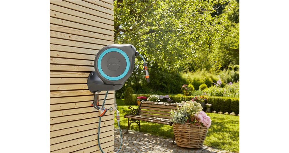 GARDENA Avvolgitubo da Parete RollUp S 15 m con Lancia e Raccordi, Avvolgimento Automatico, Ruotabile di 180 gradi, Azzurro (18600-20)