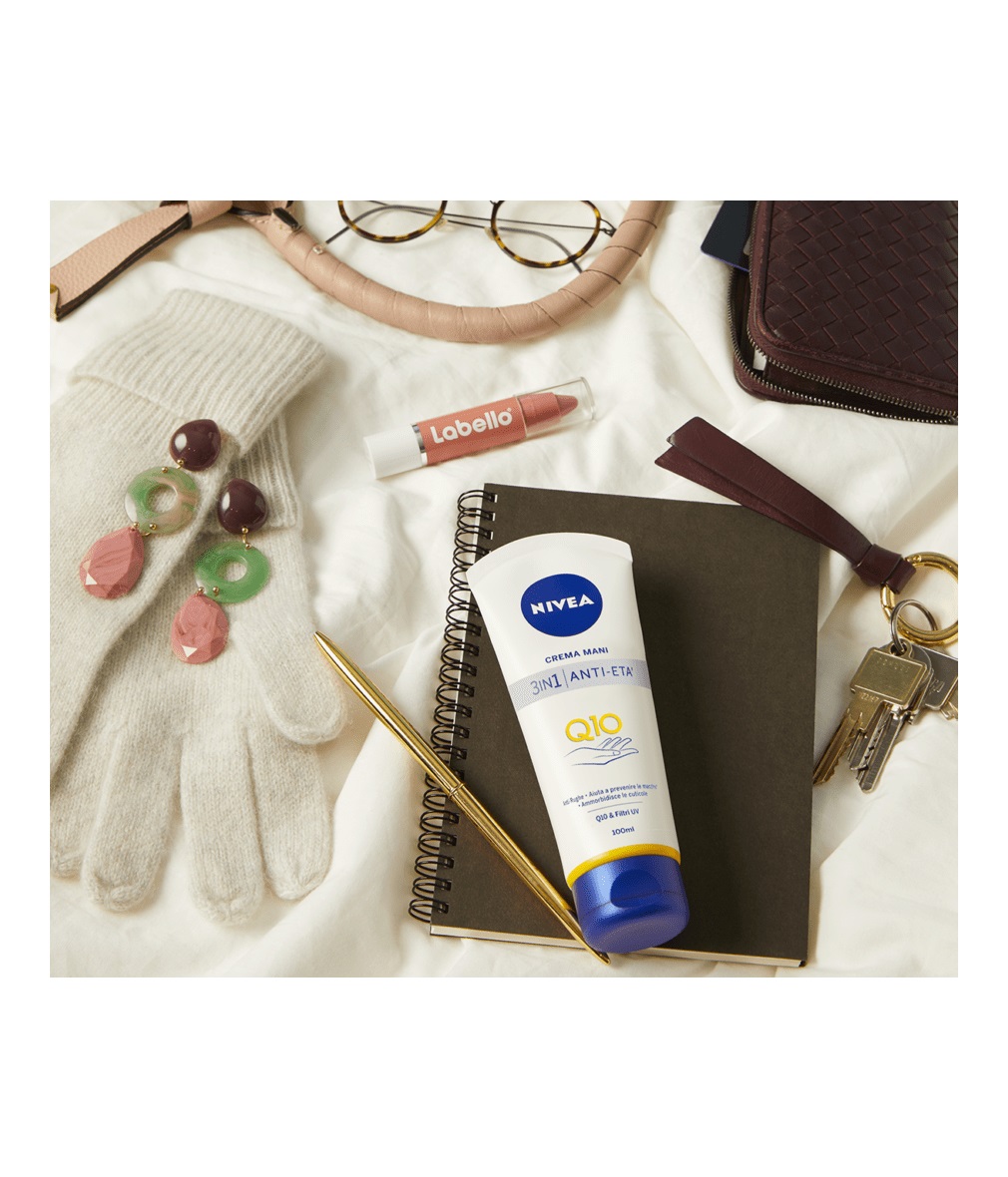 NIVEA Crema Mani 3in1 Anti-Età Q10 Idratante Antirughe e Antimacchie 100 ml