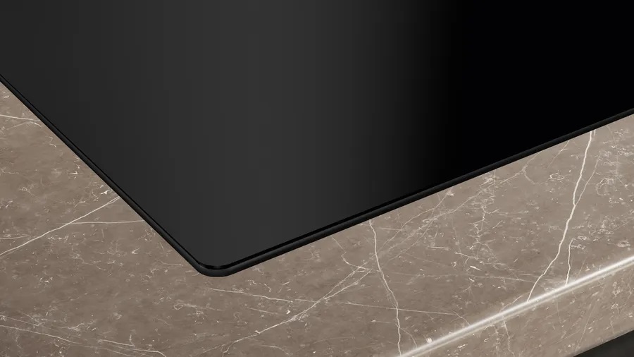 Siemens iQ500 ED711HQ26E Piano Cottura a Induzione 70 cm con Cappa Integrata Nero - 4 Zone di Cottura, Vetroceramica, Wi-Fi Home Connect