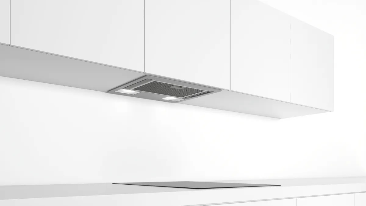 Bosch DLN53AA70 Cappa a Scomparsa Aspirante Integrabile 53 cm Acciaio Inox 302 m³/h Classe D