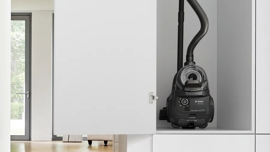 Bosch Serie 4 BGC21X300 Aspirapolvere a Traino 2 L 550 W Secco Sacchetto per la Polvere con Filtraggio HEPA