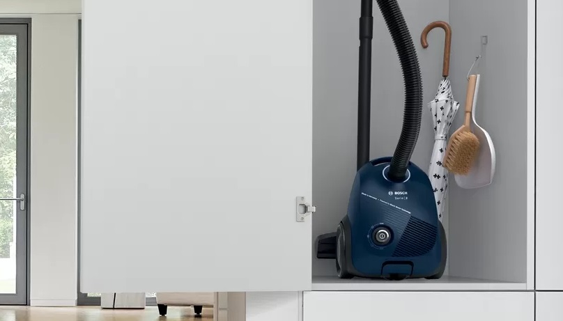 Bosch Serie 2 BGBS2BU1T Aspirapolvere a Traino 3,5 L 850 W Cilindro Secco con Sacchetto e Spazzola Turbo