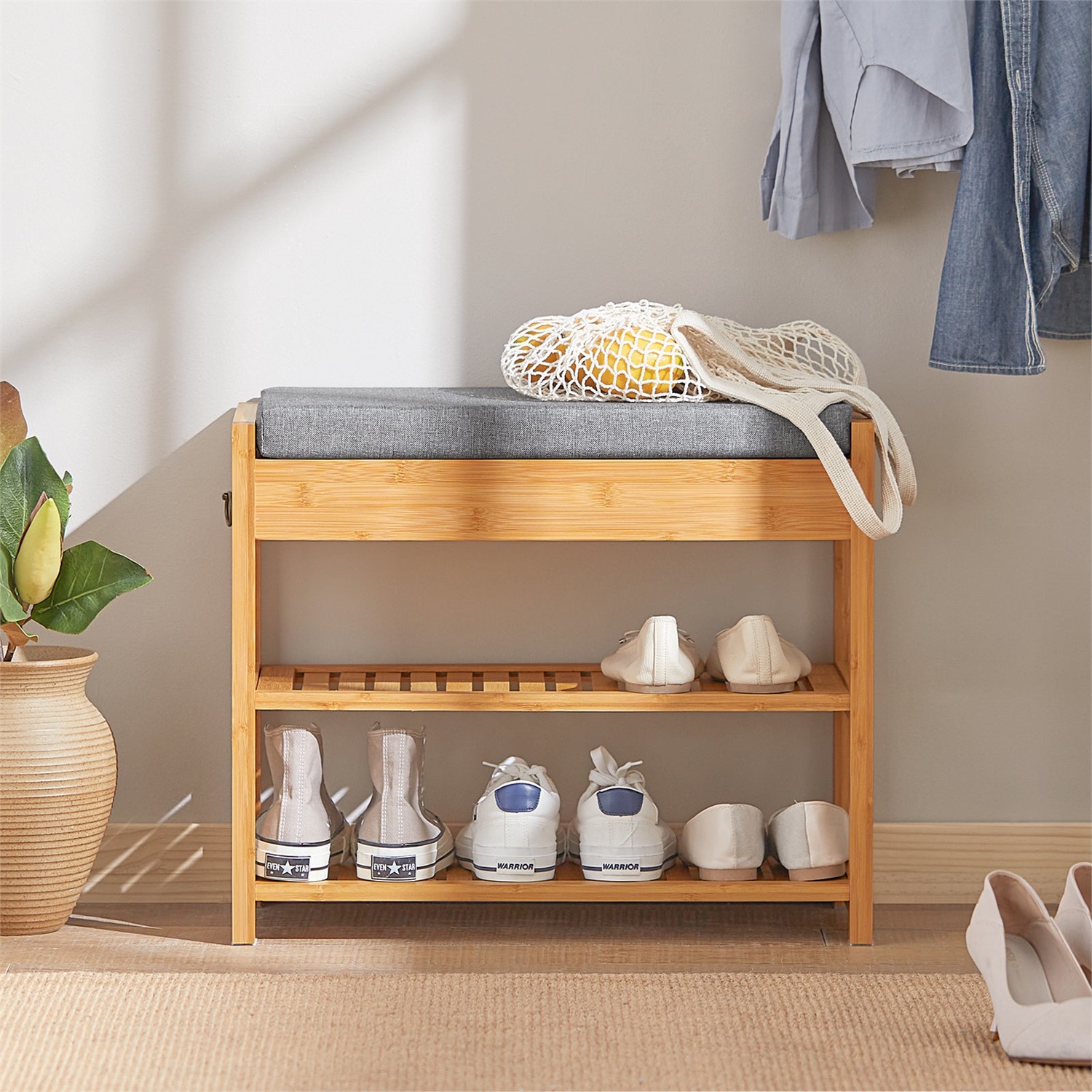 SoBuy FSR49-N Scarpiera Panca Ingresso con Cuscino Imbottito, 2 Ripiani per Scarpe e Cassetto Removibile, in Bambù, 55x46x30 cm, Portata 150 kg