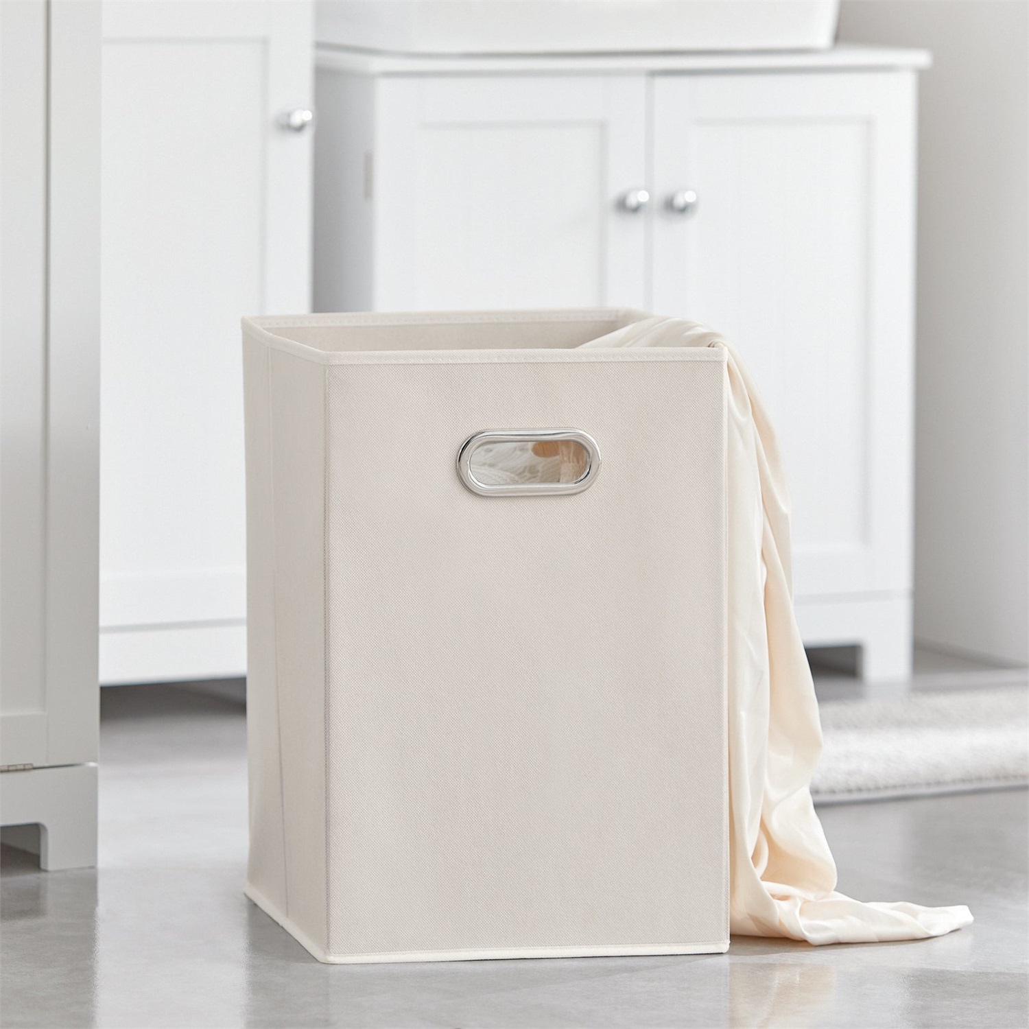 SoBuy BZR21-W Armadietto di Conservazione per Bagno con Cassetto e Cesto Portabiancheria Estraibile - Design Salvaspazio in MDF Bianco, L40×P38×H90 cm