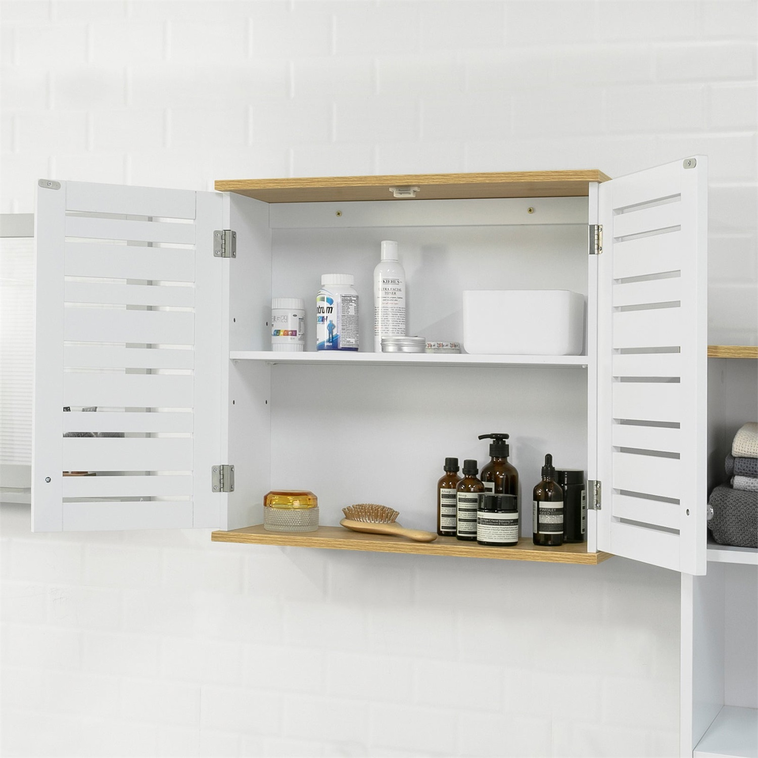 SoBuy BZR42-W Armadio Sospeso Bianco con Ante a Doghe e Ripiani Regolabili per Cucina e Bagno