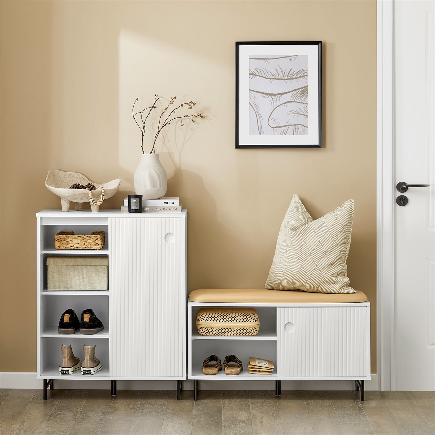 SoBuy FSB62-W Armadio per Scarpe con Ante Scorrevoli, Mobile da Cucina Salvaspazio in Legno con Gambe in Bambù, Design Elegante, Bianco, 70x37x87cm