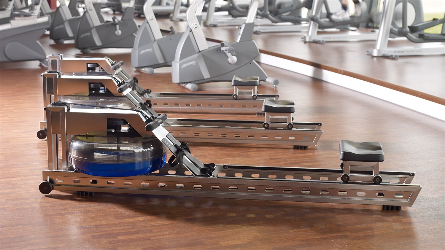 WaterRower S1 Vogatore ad Acqua in Acciaio Inossidabile - Serbatoio 18L, Monitor S4 con USB, Dimensioni 210x56x53 cm