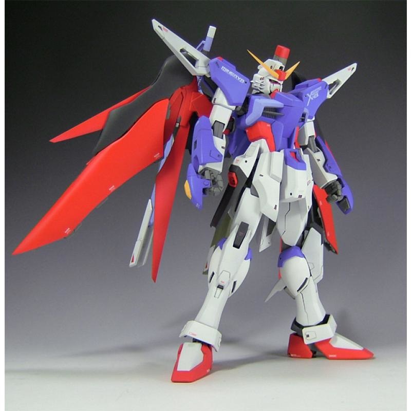 Bandai Destiny Gundam 1/100 Master Grade - Modellino in plastica da costruire senza colla