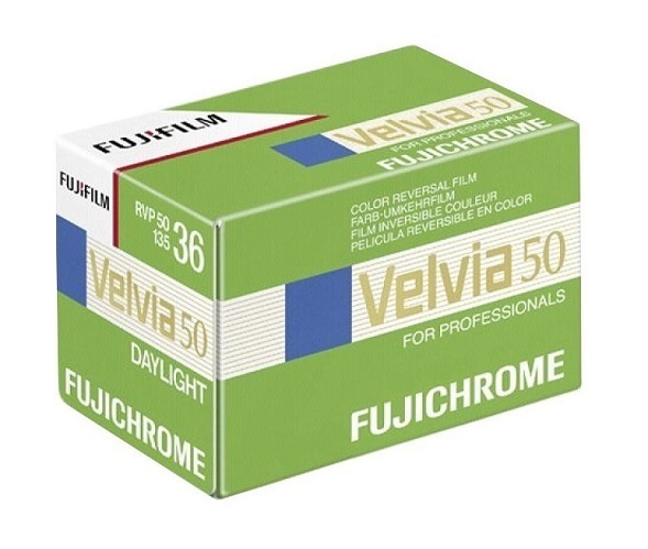Fujifilm Velvia 50 - Pellicola Invertibile a Colori 135mm con 36 Pose e Sensibilità ISO 50