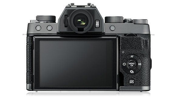 Fujifilm X-T100 Body - Fotocamera Mirrorless Compatta con Sensore APS-C da 24,2 MP e Design Elegante Dark Silver