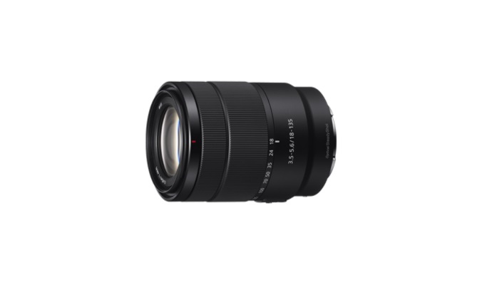 Sony E 18-135mm f/3.5-5.6 OSS - Obiettivo Zoom Stabilizzato per Mirrorless APS-C